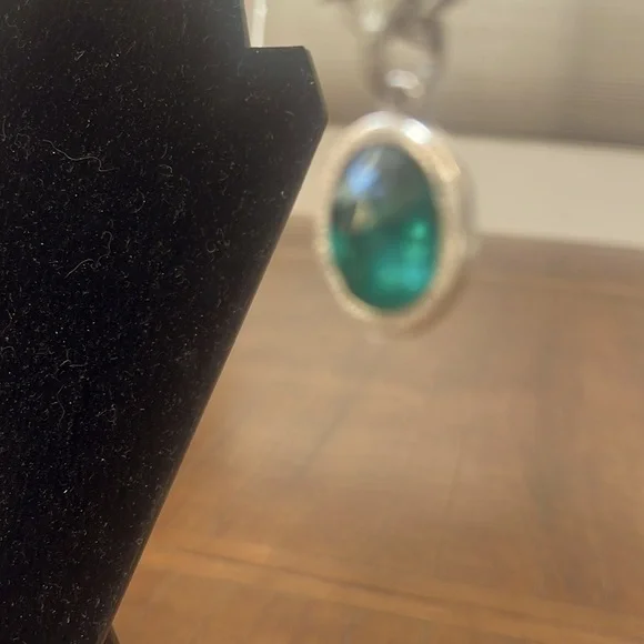 TRUE NORTH AMULET-BRIGHTON.HARD TO FIND. EMERALD GREEN. STAR POINTS TRUE NORTH. - Picture 4 of 6